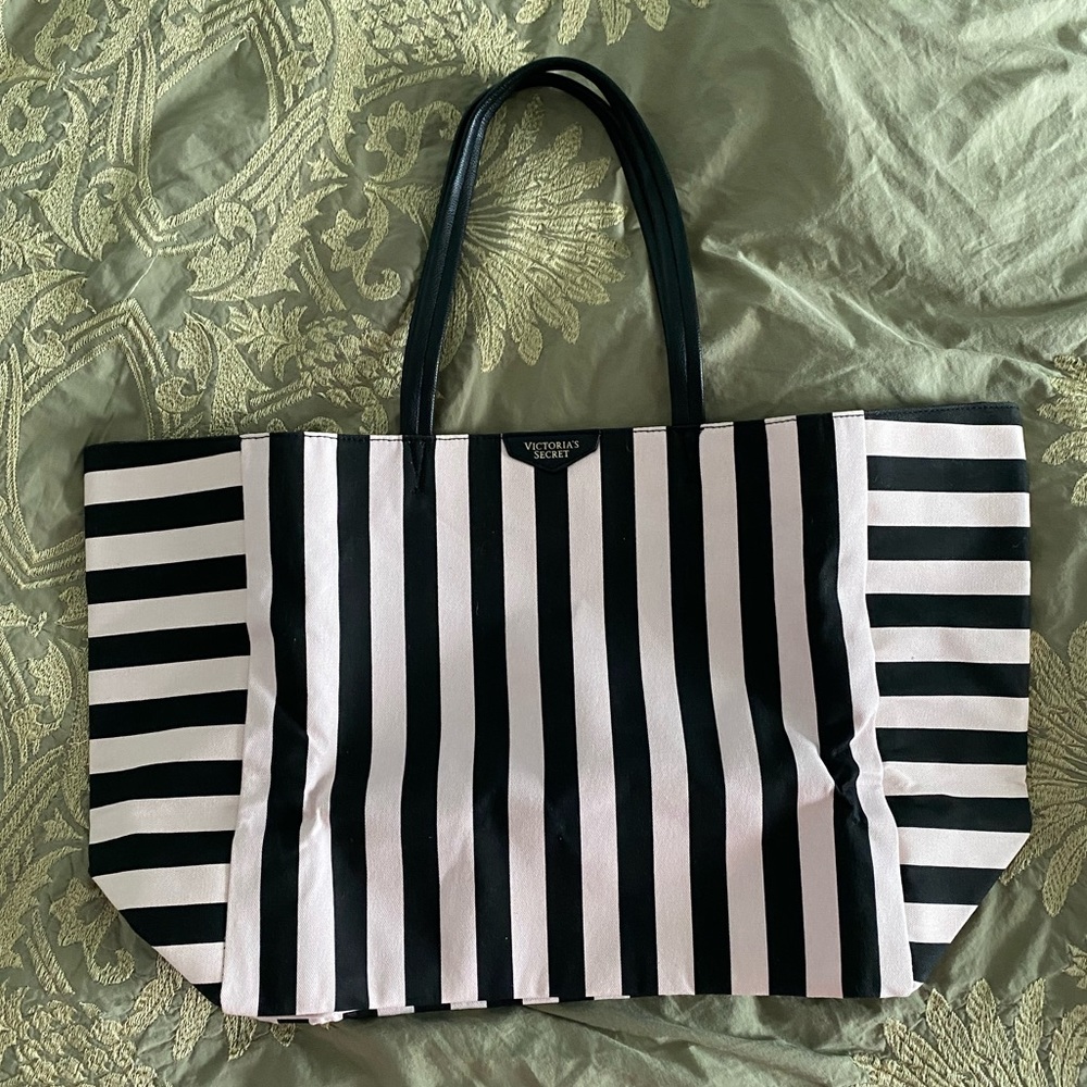 ❗️SOLD❗️Victoria’s Secret Tote Bag